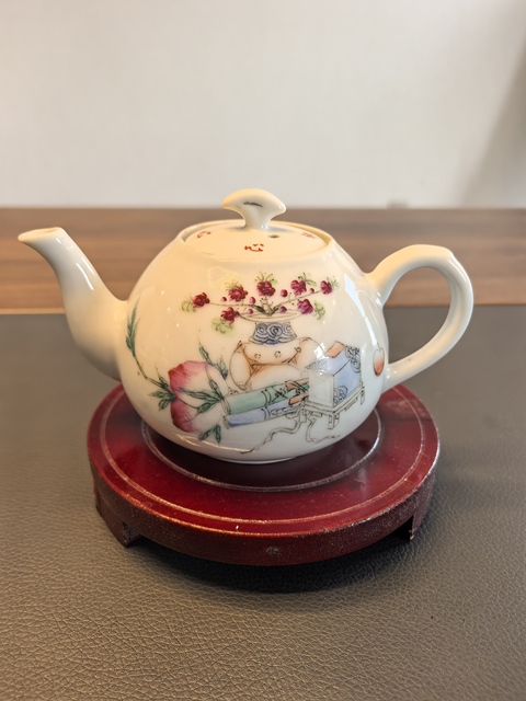 古玩陶瓷民國結婚定燒粉彩花卉壽桃紋茶壺拍賣，當前價格980元