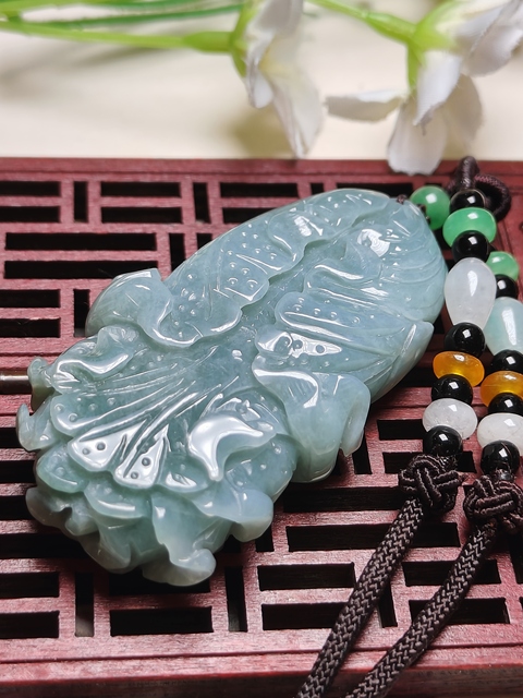 古玩玉器天然翡翠白菜掛件(帶鑒定證書)拍賣,當(dāng)前價(jià)格688元