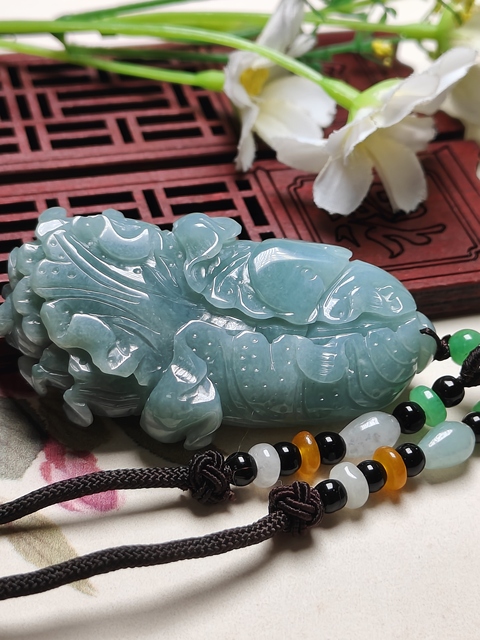 古玩玉器天然翡翠白菜掛件(帶鑒定證書)拍賣,當(dāng)前價(jià)格688元