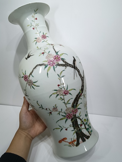 古玩陶瓷民國粉彩花鳥紋觀音瓶拍賣,當前價格13500元