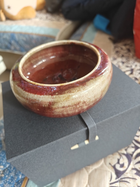 古玩陶瓷窯變紅釉水呈真品鑒賞圖