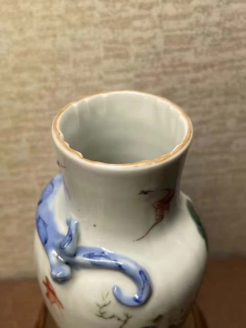 古玩陶瓷粉彩貼敷瓶真品鑒賞圖