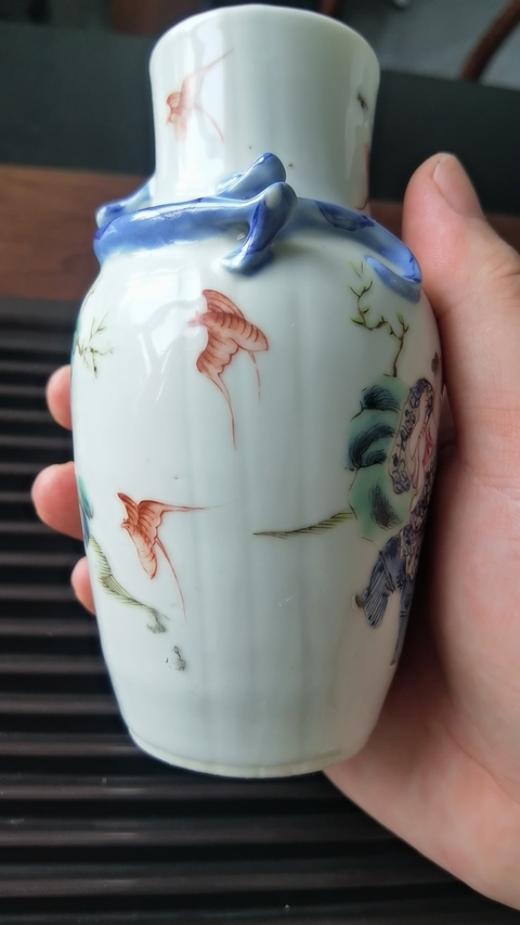 古玩陶瓷粉彩貼敷瓶真品鑒賞圖