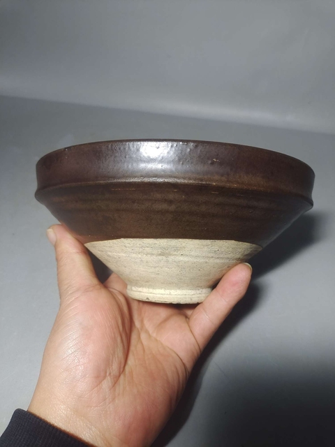 古玩陶瓷黑釉折沿大碗真品鑒賞圖
