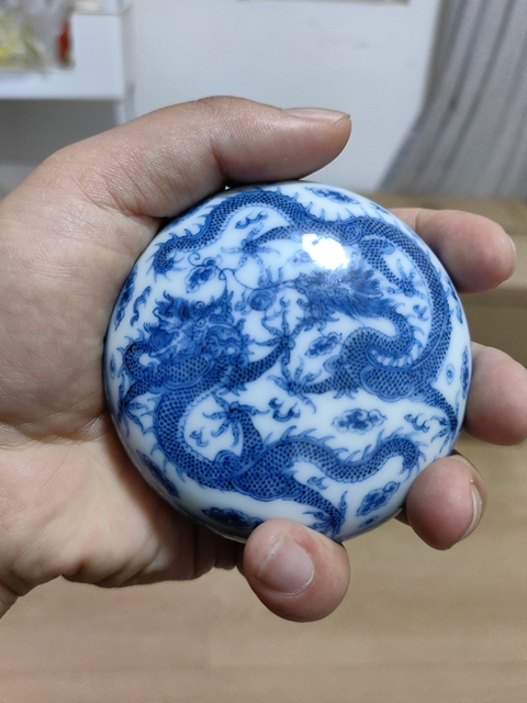 古玩陶瓷青花龍紋印泥盒真品鑒賞圖