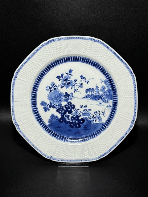 古玩陶瓷青花花卉紋八方盤真品鑒賞圖