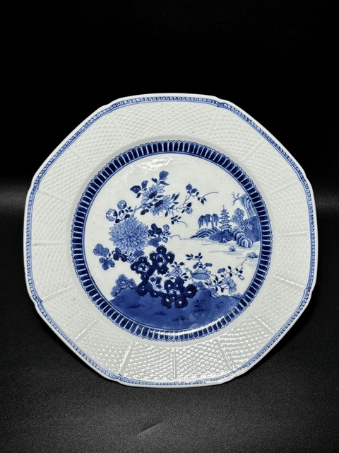 古玩陶瓷青花花卉紋八方盤真品鑒賞圖