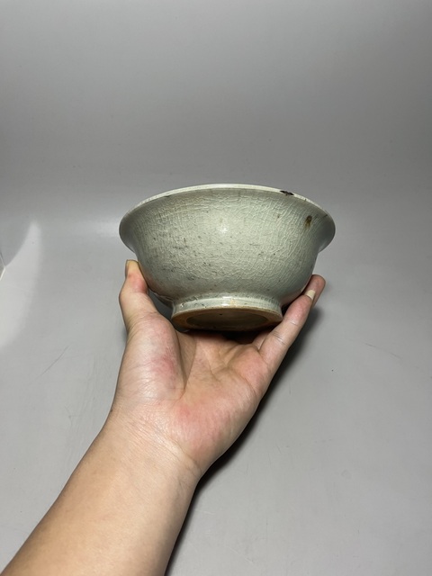 古玩陶瓷清代青釉折沿碗拍賣,當(dāng)前價格0元