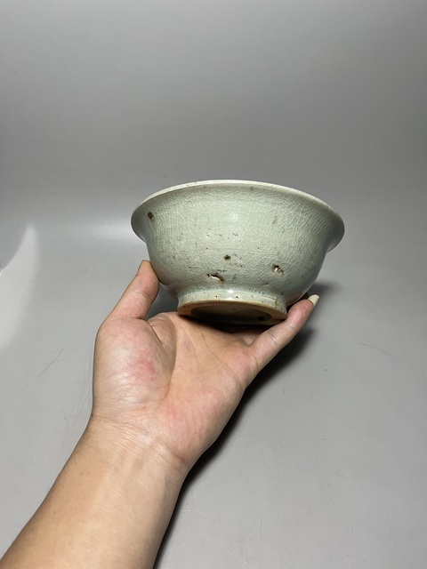 古玩陶瓷清代青釉折沿碗拍賣,當(dāng)前價格0元
