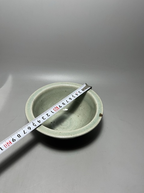 古玩陶瓷清代青釉折沿碗拍賣,當(dāng)前價格0元