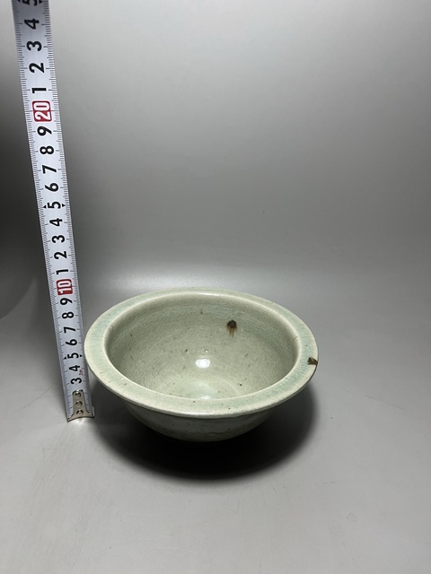 古玩陶瓷清代青釉折沿碗拍賣,當(dāng)前價格0元