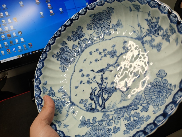 古玩陶瓷花卉紋青花盤真品鑒賞圖