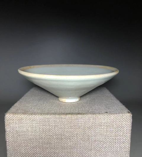 古玩陶瓷宋,青白釉雙鳳紋印花斗笠碗拍賣,當前價格8000元