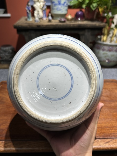 古玩陶瓷清代雍正青花三開窗娃娃罐拍賣,當(dāng)前價格12800元