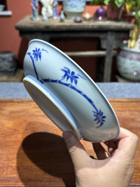古玩陶瓷清代康雍時期青花人物紋玉璧底盤拍賣，當前價格12800元