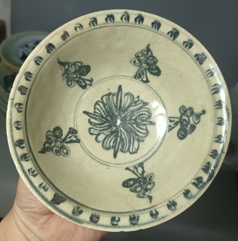 古玩陶瓷明代空白期佛家八寶青花碗拍賣,當前價格2800元