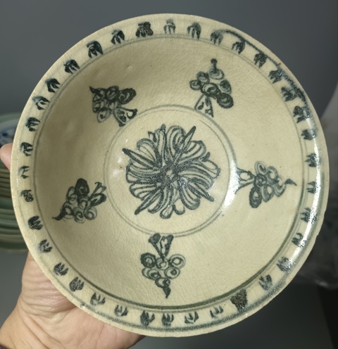 古玩陶瓷明代空白期佛家八寶青花碗拍賣,當前價格2800元