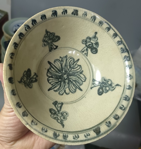 古玩陶瓷明代空白期佛家八寶青花碗拍賣,當前價格2800元