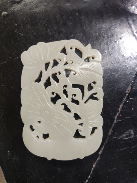 古玩玉器和田玉蓮葉佩拍賣,當前價格388元