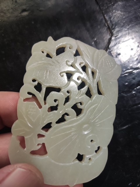 古玩玉器和田玉蓮葉佩拍賣,當前價格388元