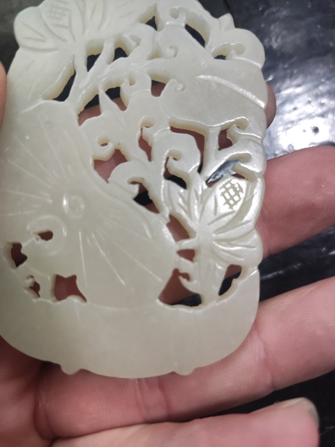 古玩玉器和田玉蓮葉佩拍賣,當前價格388元