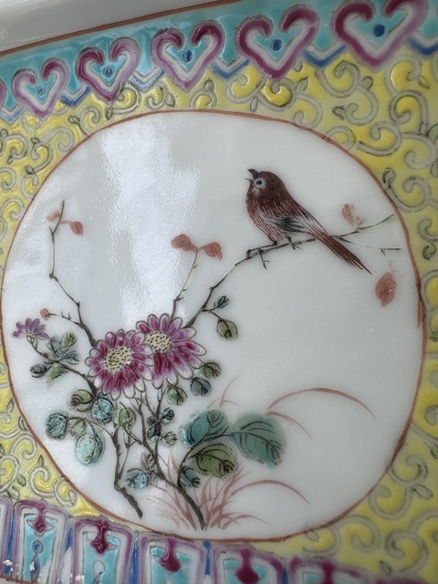 古玩陶瓷黃地粉彩花鳥紋花盆拍賣，當前價格3500元