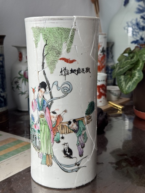 古玩陶瓷有贈(zèng)天津名家粉彩花鳥紋帽筒拍賣，當(dāng)前價(jià)格350元