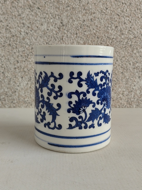 古玩陶瓷花卉紋青花筆筒拍賣，當(dāng)前價(jià)格350元