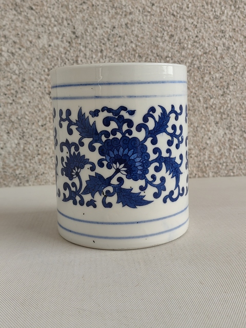 古玩陶瓷花卉紋青花筆筒拍賣，當(dāng)前價(jià)格350元
