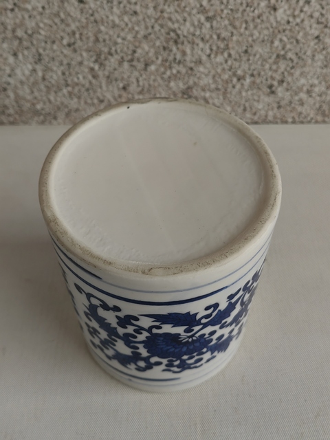 古玩陶瓷花卉紋青花筆筒拍賣，當(dāng)前價(jià)格350元