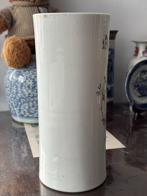 古玩陶瓷有贈(zèng)天津名家粉彩花鳥紋帽筒拍賣，當(dāng)前價(jià)格350元