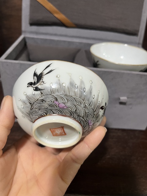 古玩陶瓷墨彩海燕紋茶碗真品鑒賞圖