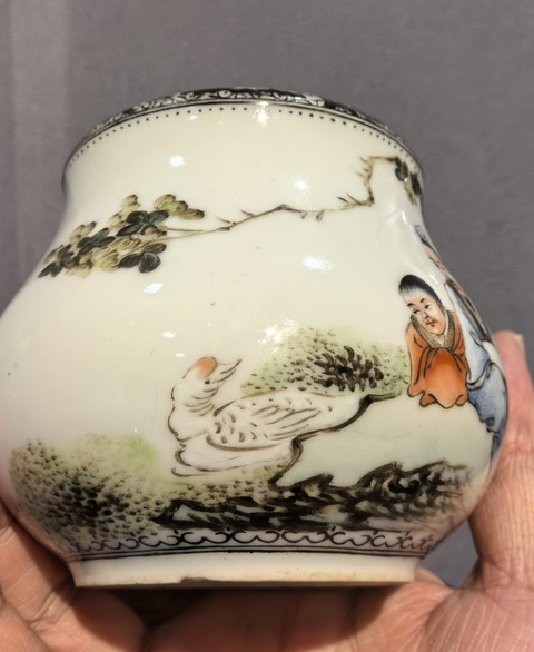 古玩陶瓷粉彩愛鵝圖小琵琶尊真品鑒賞圖