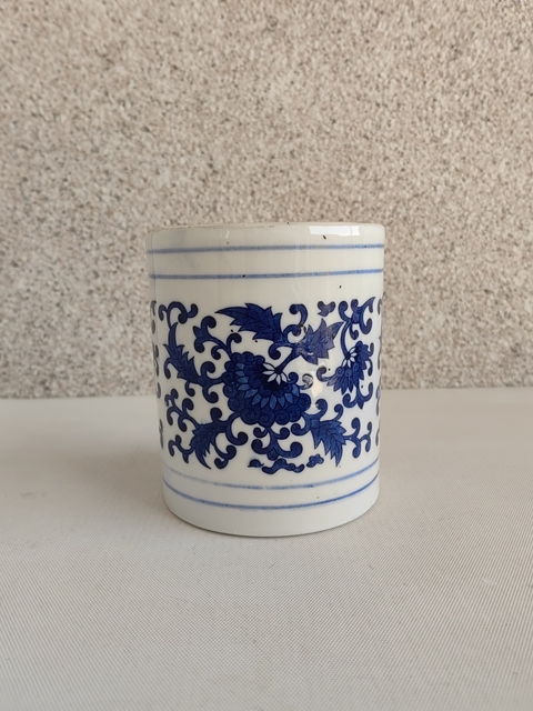 古玩陶瓷花卉紋青花筆筒拍賣，當(dāng)前價(jià)格350元