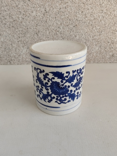 古玩陶瓷花卉紋青花筆筒拍賣，當(dāng)前價(jià)格350元