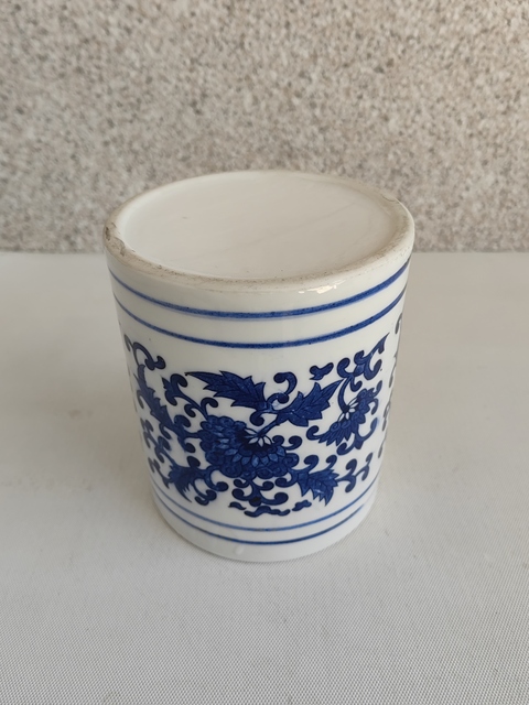 古玩陶瓷花卉紋青花筆筒拍賣，當(dāng)前價(jià)格350元