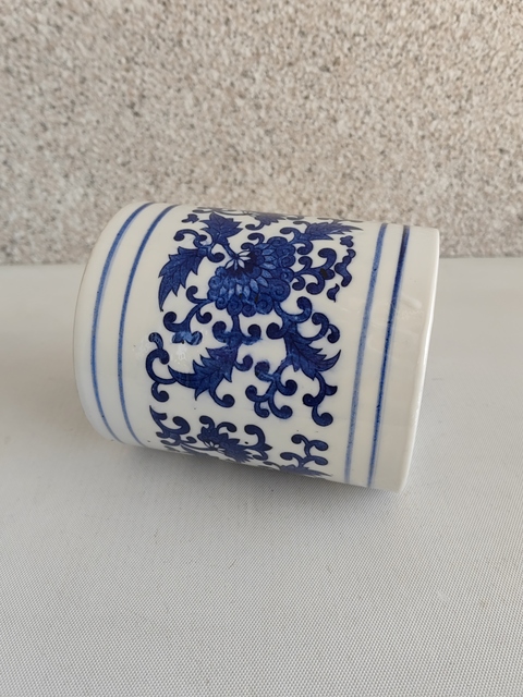 古玩陶瓷花卉紋青花筆筒拍賣，當(dāng)前價(jià)格350元