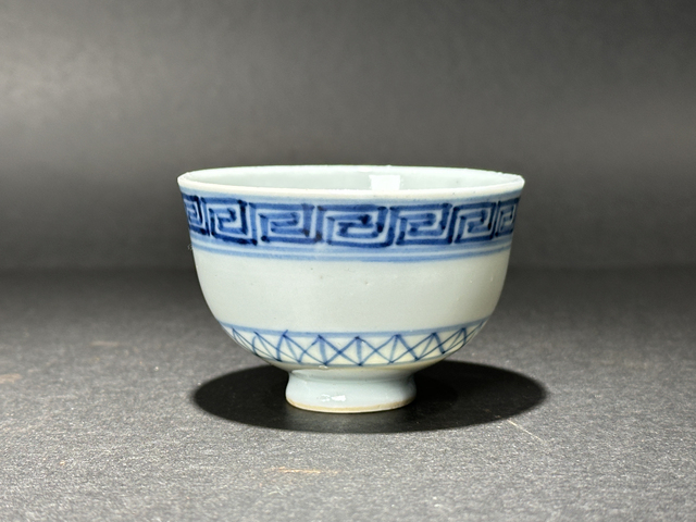 古玩陶瓷民國·青花回字紋茶杯真品鑒賞圖