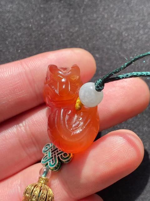 古玩玉器（虧本放漏）清末民初紅瑪瑙雕“瑞獸”拍賣，當前價格350元