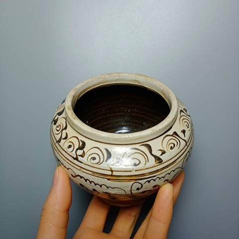 古玩陶瓷金元，畫花小罐拍賣，當前價格5300元