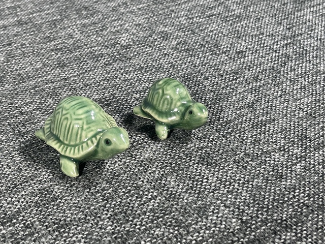 古玩陶瓷創匯期.綠釉小烏龜(兩只)拍賣,當前價格0元