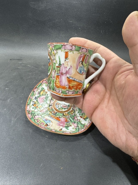 古玩陶瓷清晚期.廣彩人物紋杯碟一套拍賣,當(dāng)前價格550元