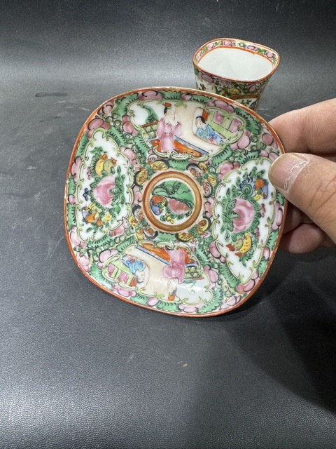 古玩陶瓷清晚期.廣彩人物紋杯碟一套拍賣,當(dāng)前價格550元