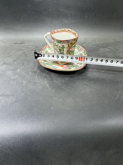 古玩陶瓷清晚期.廣彩人物紋杯碟一套拍賣,當(dāng)前價格550元