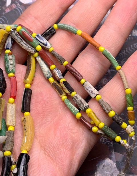 古玩玉器宋代.琉璃項(xiàng)鏈(2串)拍賣,當(dāng)前價(jià)格0元