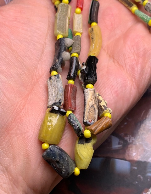 古玩玉器宋代.琉璃項(xiàng)鏈(2串)拍賣,當(dāng)前價(jià)格0元
