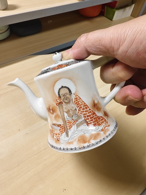 古玩陶瓷礬紅佛教人物茶壺拍賣，當前價格1680元