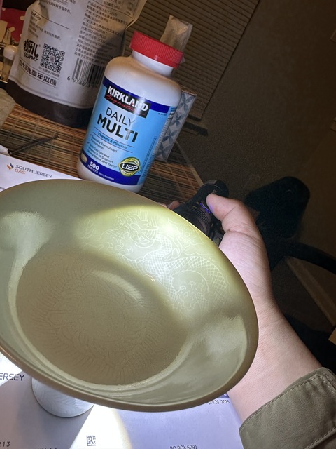古玩陶瓷白釉暗刻龍紋高足杯真品鑒賞圖