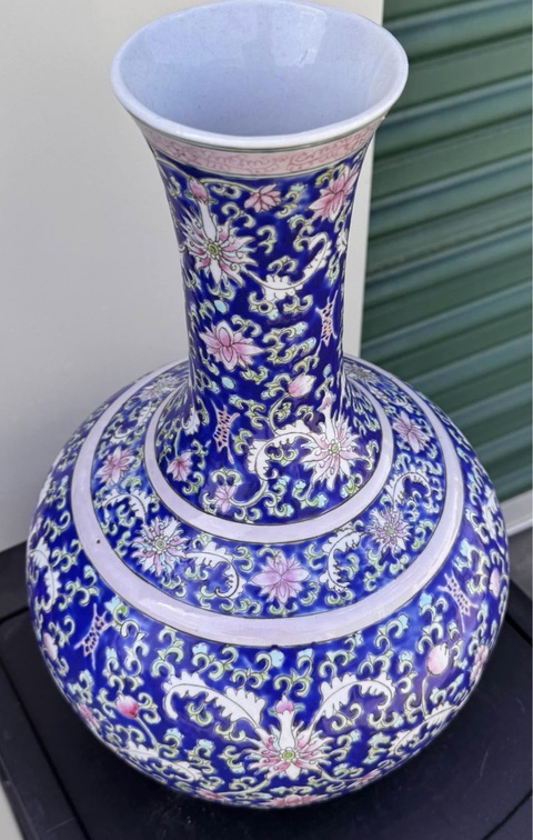古玩陶瓷花間壽字紋粉彩賞瓶真品鑒賞圖