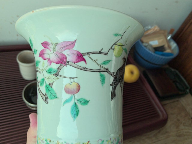 古玩陶瓷粉彩花鳥紋花觚真品鑒賞圖